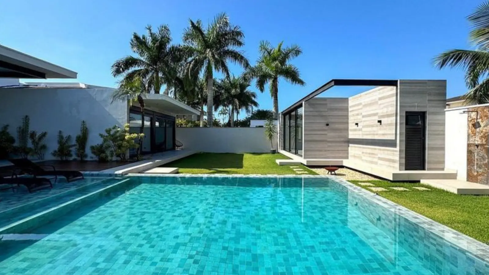 Private villa swimming pool